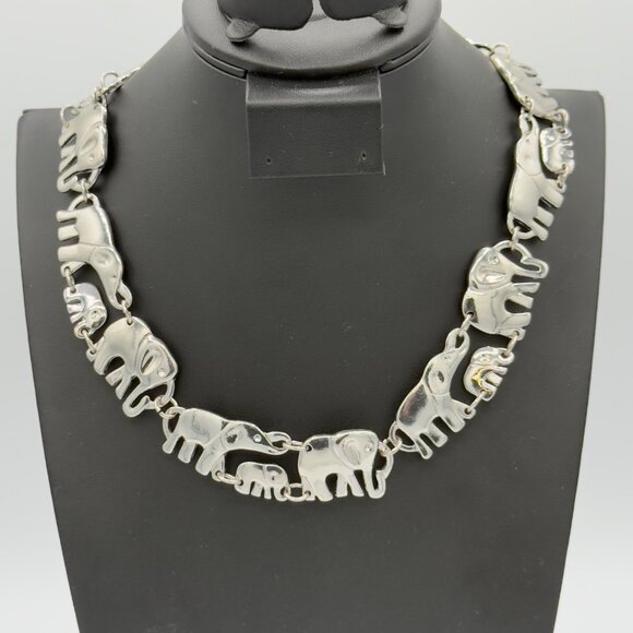 Vintage Silver Tone Elephant Chain Link Necklace Collar 18 in Adjustable - Picture 1 of 8